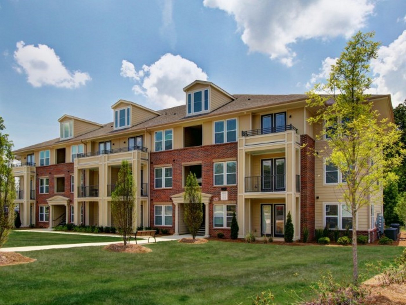 Alexander Village Apartments in Charlotte, NC